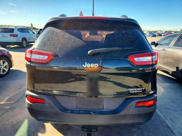 2015 JEEP CHEROKEE Sport — DIRR