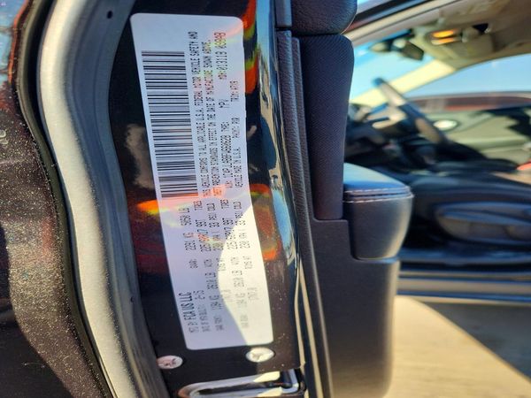 2015 JEEP CHEROKEE Sport — VINS
