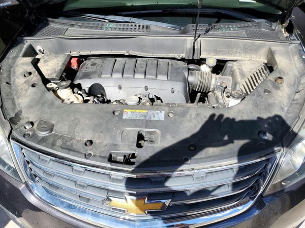 2015 CHEVROLET TRAVERSE 1LT — Engine bay