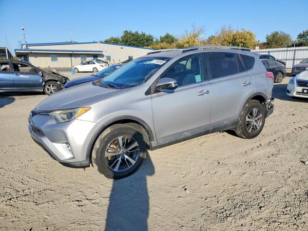 2016 TOYOTA RAV4 XLE (M Grade) — Front 3/4