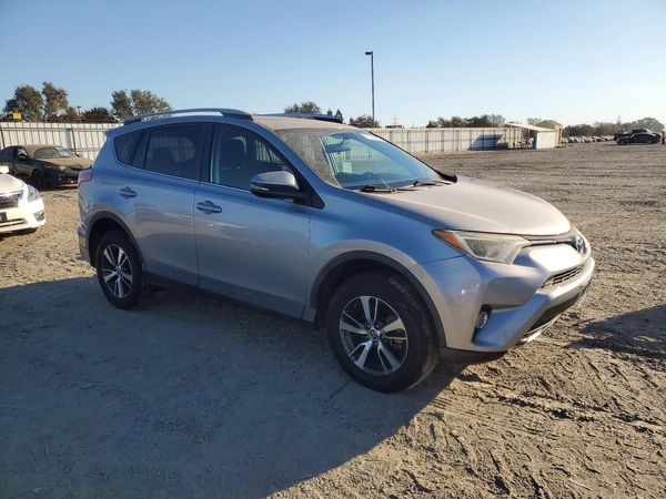 2016 TOYOTA RAV4 XLE (M Grade) — Passenger 3/4