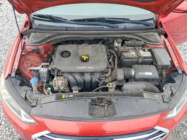 2017 HYUNDAI ELANTRA — Engine bay