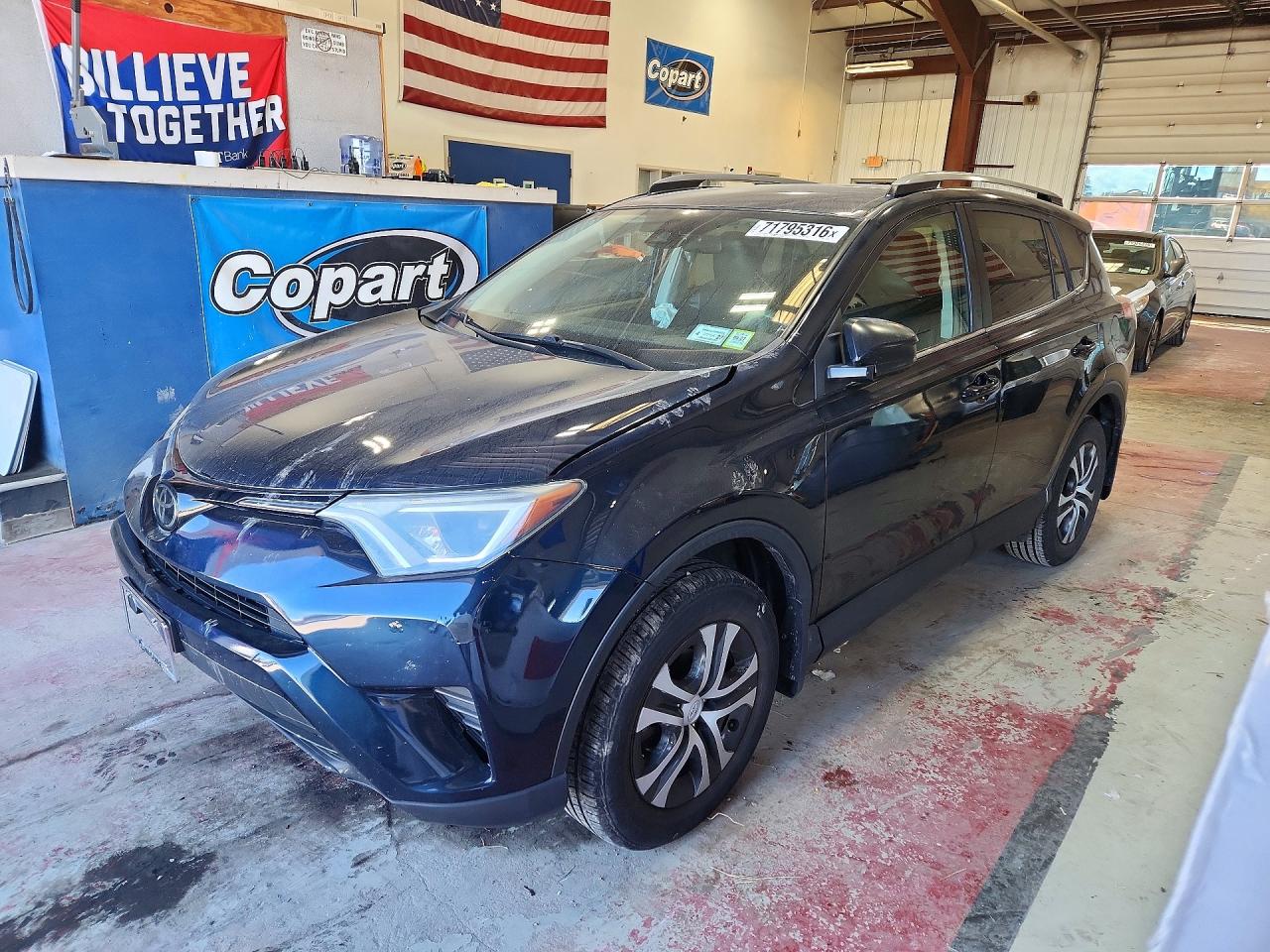2017 TOYOTA RAV4 LE — Front 3/4