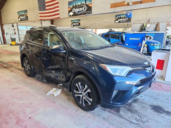 2017 TOYOTA RAV4 LE — Passenger 3/4