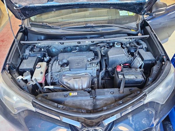 2017 TOYOTA RAV4 LE — Engine bay