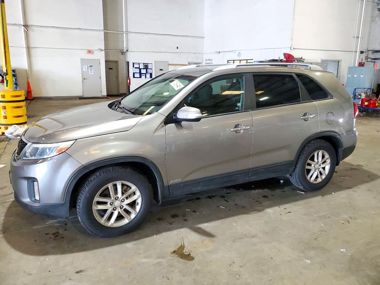 2014 KIA SORENTO Base/ LX — Front 3/4