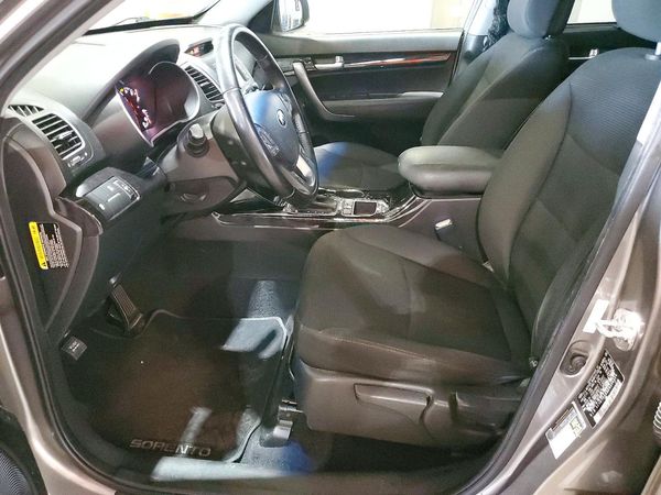 2014 KIA SORENTO Base/ LX — DENT