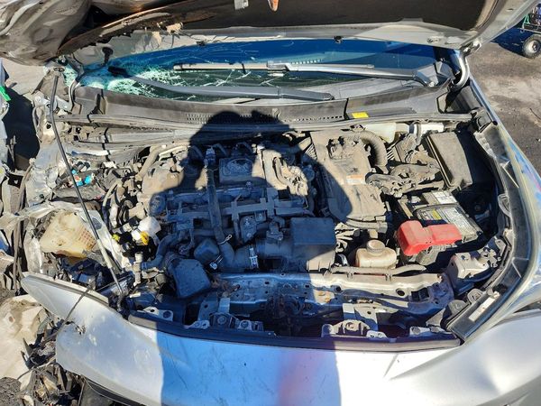 2017 TOYOTA PRIUS — Engine bay