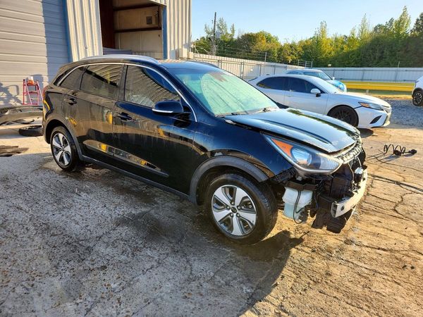 2017 KIA NIRO EX / EX Prem — Passenger 3/4