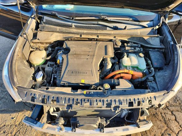 2017 KIA NIRO EX / EX Prem — Engine bay