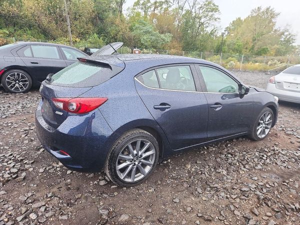 2018 MAZDA 3 Touring — PSRA