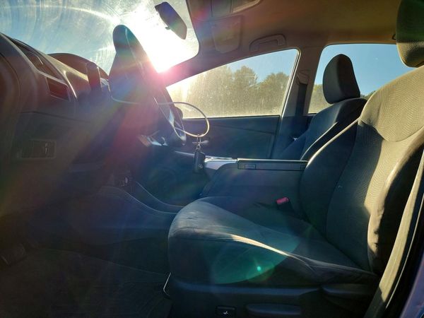 2012 TOYOTA PRIUS — DENT