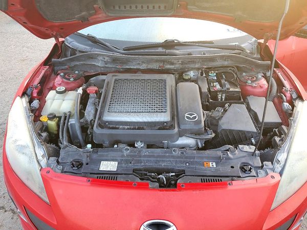 2013 MAZDA SPEED Touring/GS — Engine bay