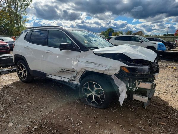2024 JEEP COMPASS Limited — Passenger 3/4
