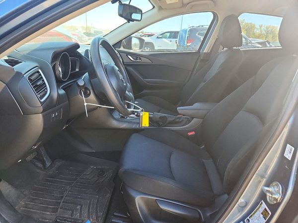2015 MAZDA 3 SV/Base — DENT
