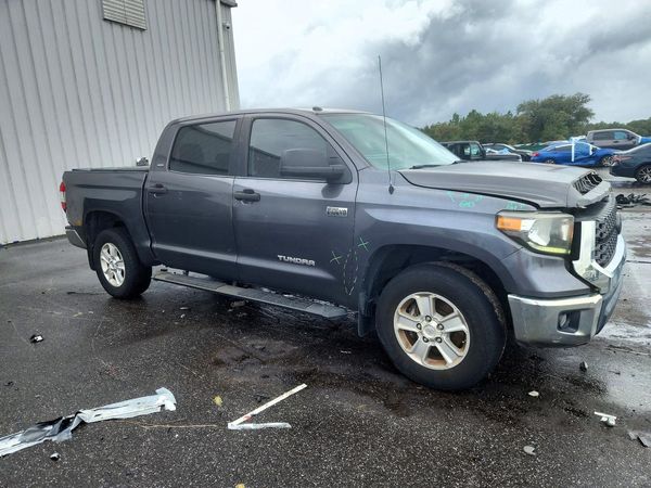 2018 TOYOTA TUNDRA SR5 — Passenger 3/4