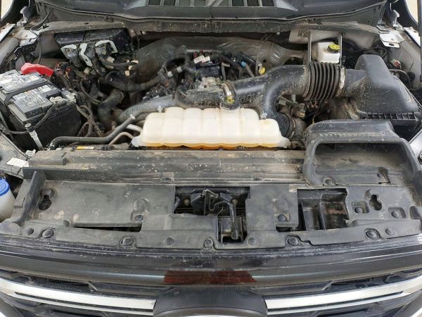 2025 FORD F150 XLT — Engine bay