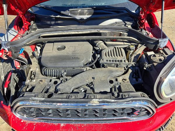 2020 MINI COOPER — Engine bay