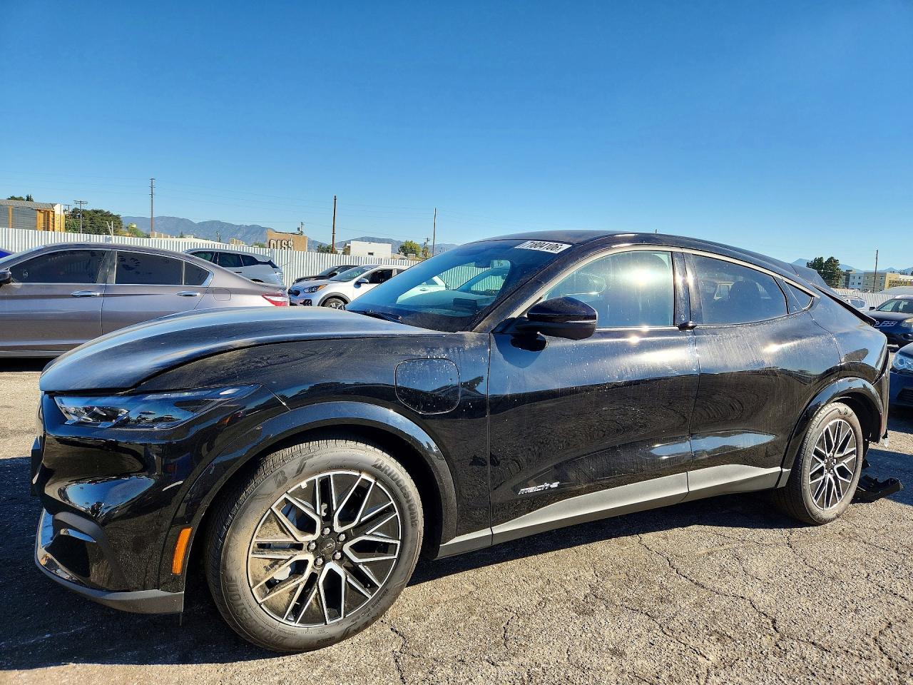 2025 FORD MUSTANG Premium — Front 3/4