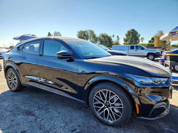 2025 FORD MUSTANG Premium — Passenger 3/4