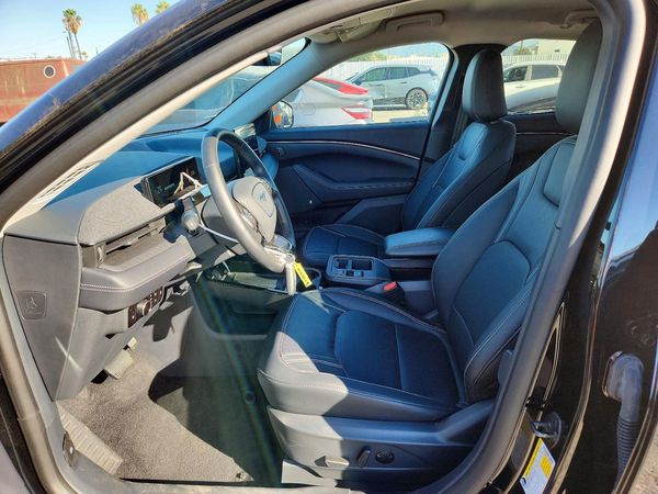 2025 FORD MUSTANG Premium — DENT