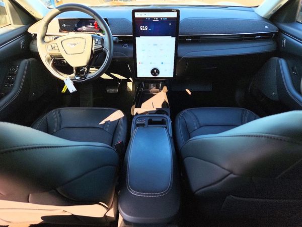 2025 FORD MUSTANG Premium — CKPT