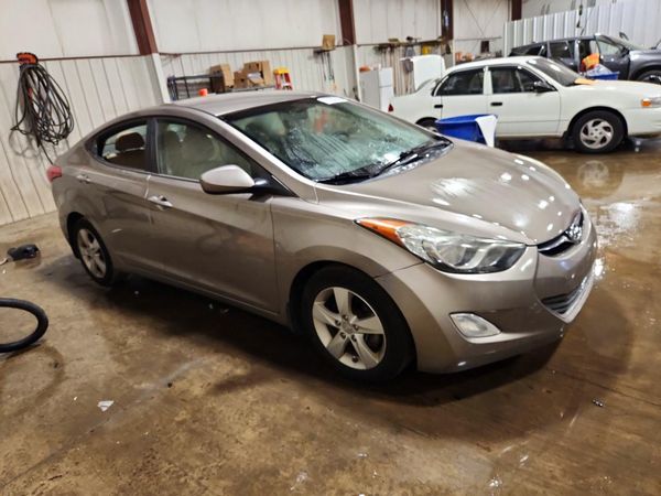 2013 HYUNDAI ELANTRA — Passenger 3/4