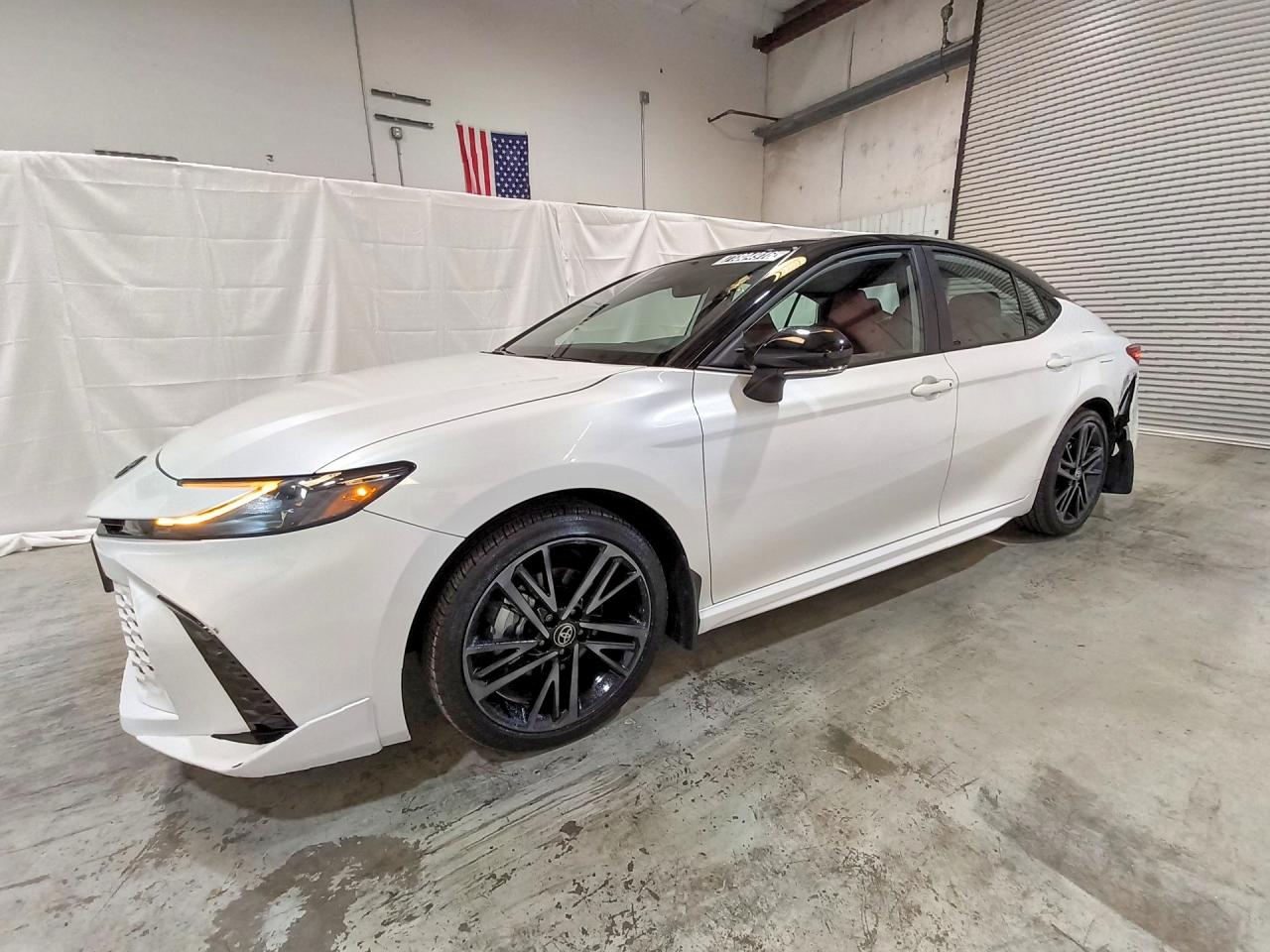 2025 TOYOTA CAMRY — Front 3/4