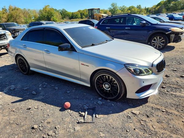2014 MERCEDES-BENZ E-CLASS — Passenger 3/4