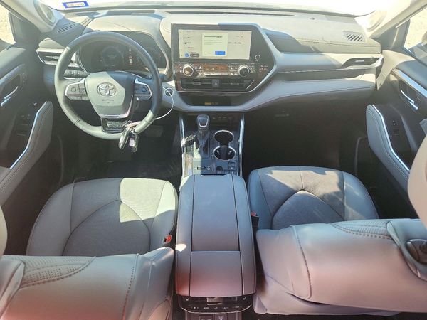2025 TOYOTA HIGHLANDER Platinum — CKPT