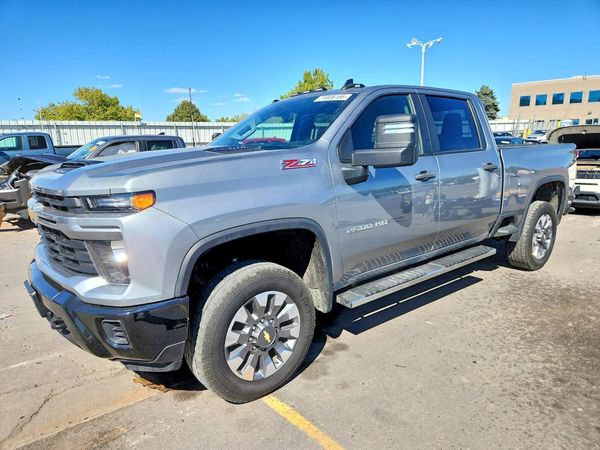 2024 CHEVROLET SILVERADO Custom — Front 3/4