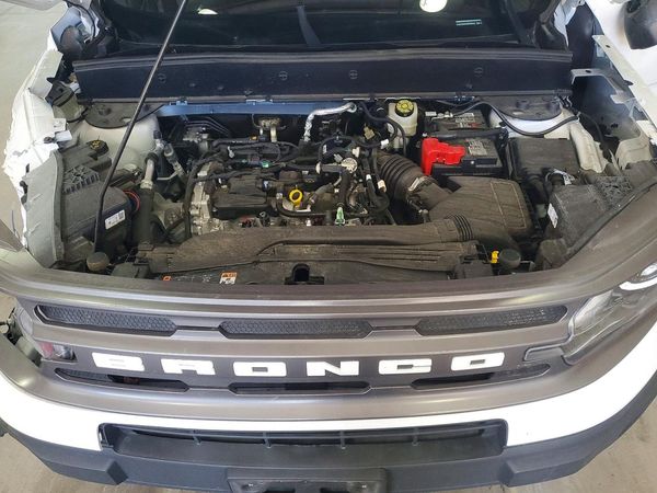 2024 FORD BRONCO Big Bend — Engine bay