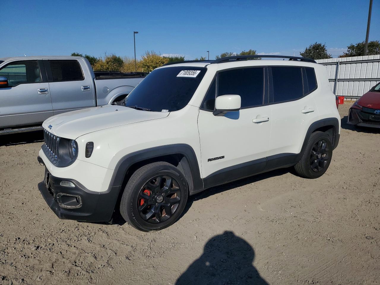 2015 JEEP RENEGADE — Front 3/4