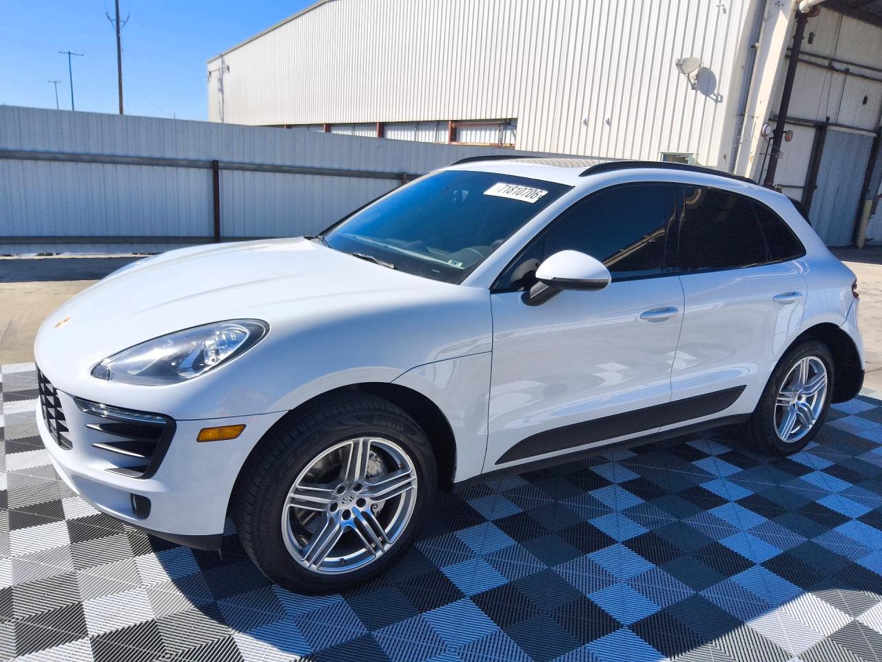 2016 PORSCHE MACAN — Front 3/4