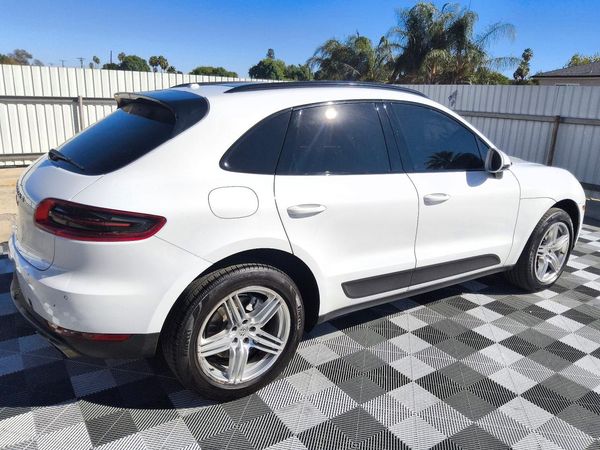 2016 PORSCHE MACAN — PSRA