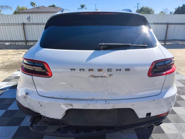 2016 PORSCHE MACAN — DIRR