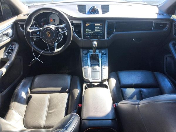 2016 PORSCHE MACAN — CKPT