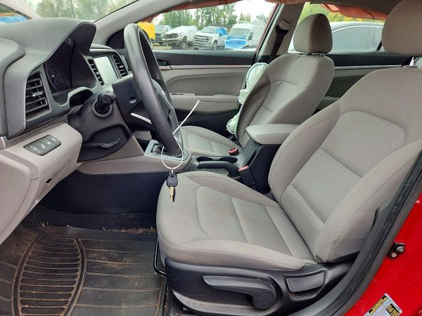 2019 HYUNDAI ELANTRA — DENT