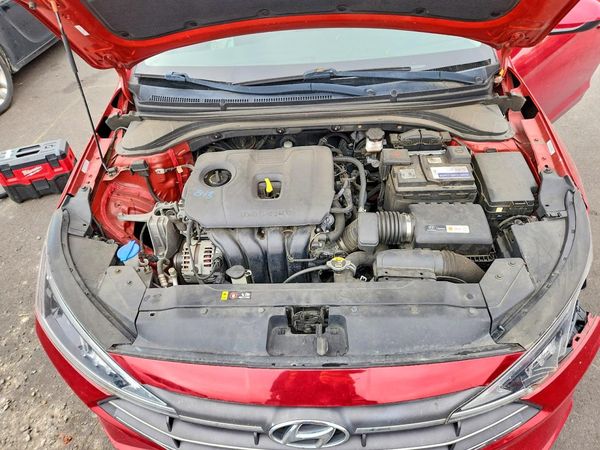 2019 HYUNDAI ELANTRA — Engine bay