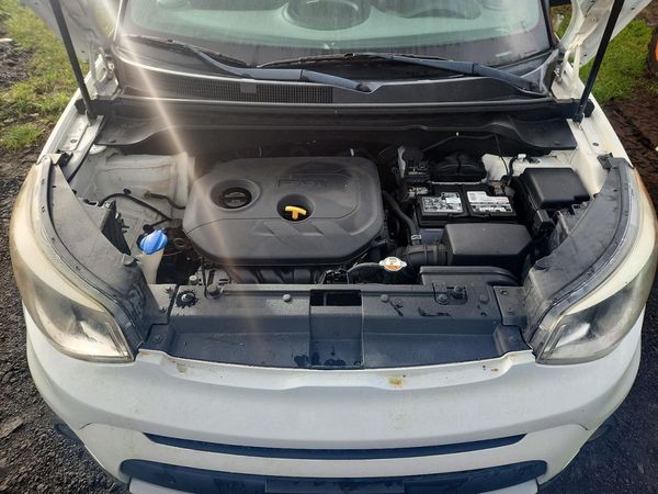 2019 KIA SOUL Plus — Engine bay