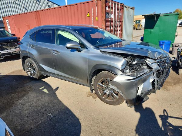2018 LEXUS NX 300 AWD 300 Luxury — Passenger 3/4