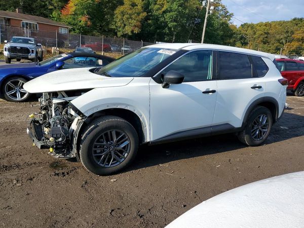 2022 NISSAN ROGUE S — Front 3/4