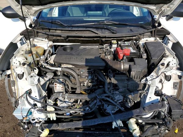 2022 NISSAN ROGUE S — Engine bay