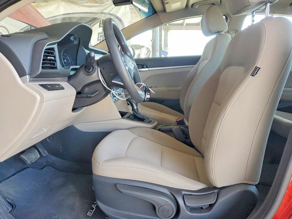 2020 HYUNDAI ELANTRA SE — DENT