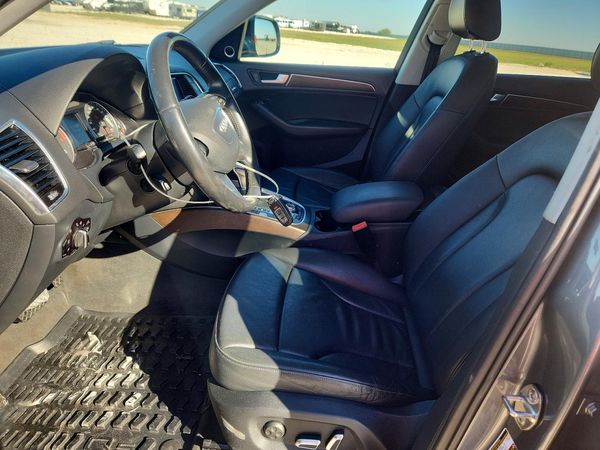 2016 AUDI Q5 quattro Premium Plus — DENT