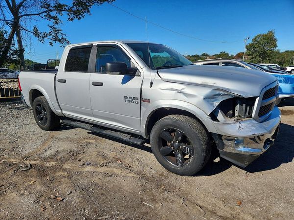 2016 RAM 1500 SLT — Passenger 3/4