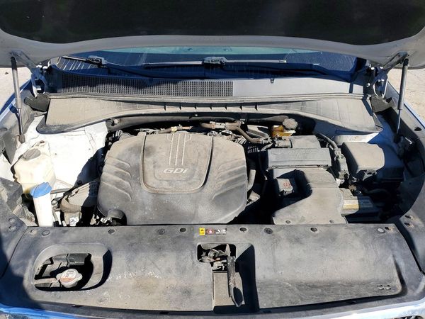 2017 KIA SORENTO L, LX — Engine bay