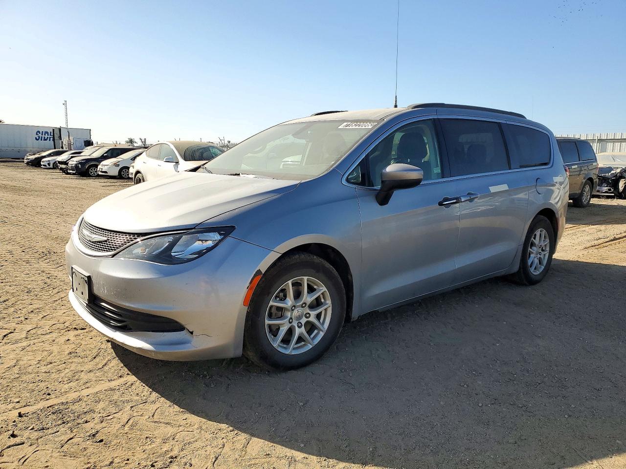 2020 CHRYSLER VOYAGER LXI — Front 3/4