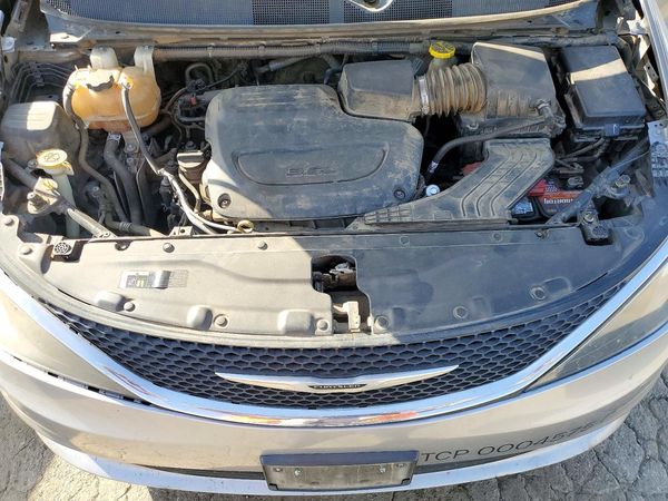 2020 CHRYSLER VOYAGER LXI — Engine bay