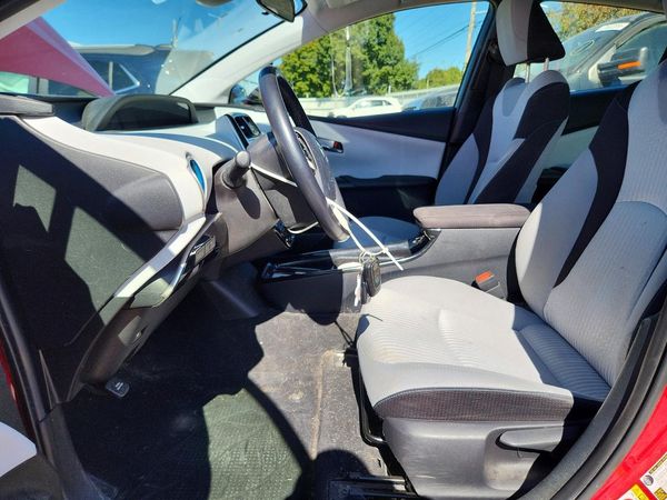 2018 TOYOTA PRIUS — DENT